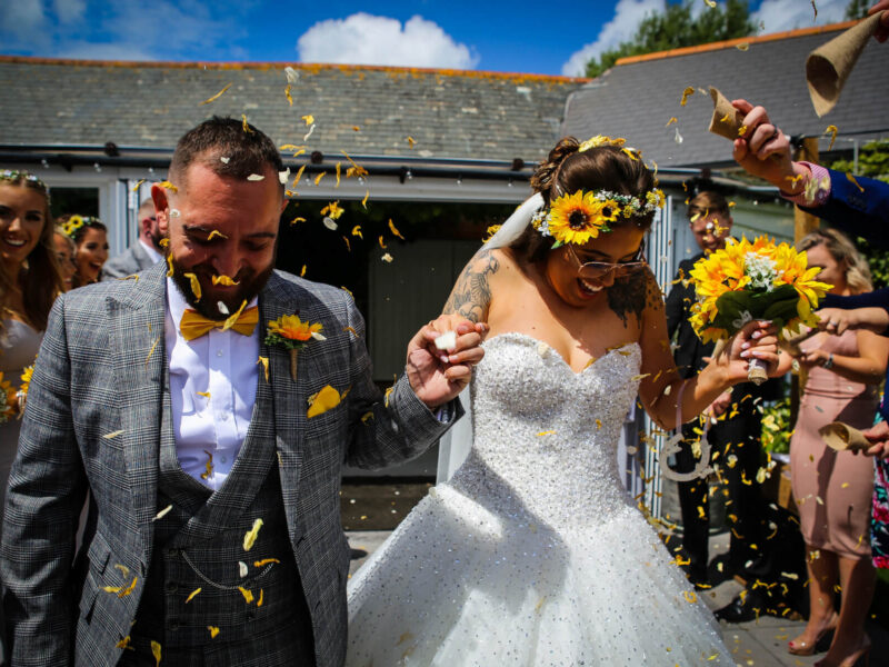 Summer-country-wedding-sunflowers-devon-HarrietRhys-26
