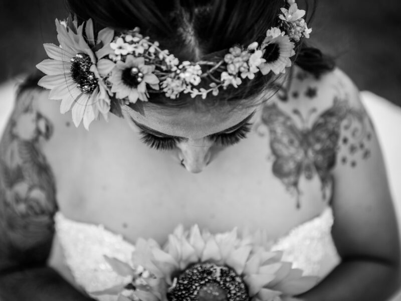 Summer-country-wedding-sunflowers-devon-HarrietRhys-59