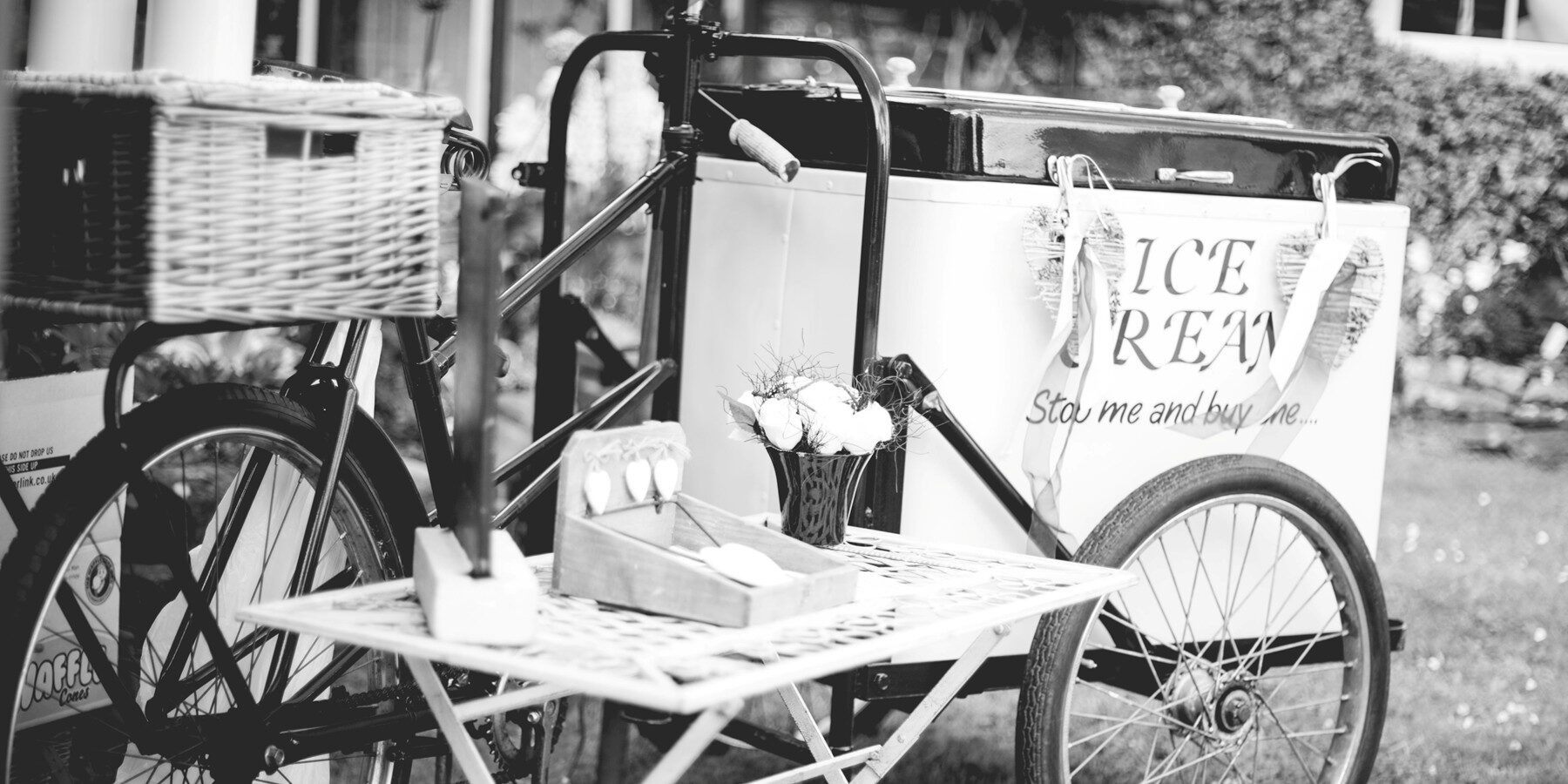 Vintage wedding venue ice cream bike