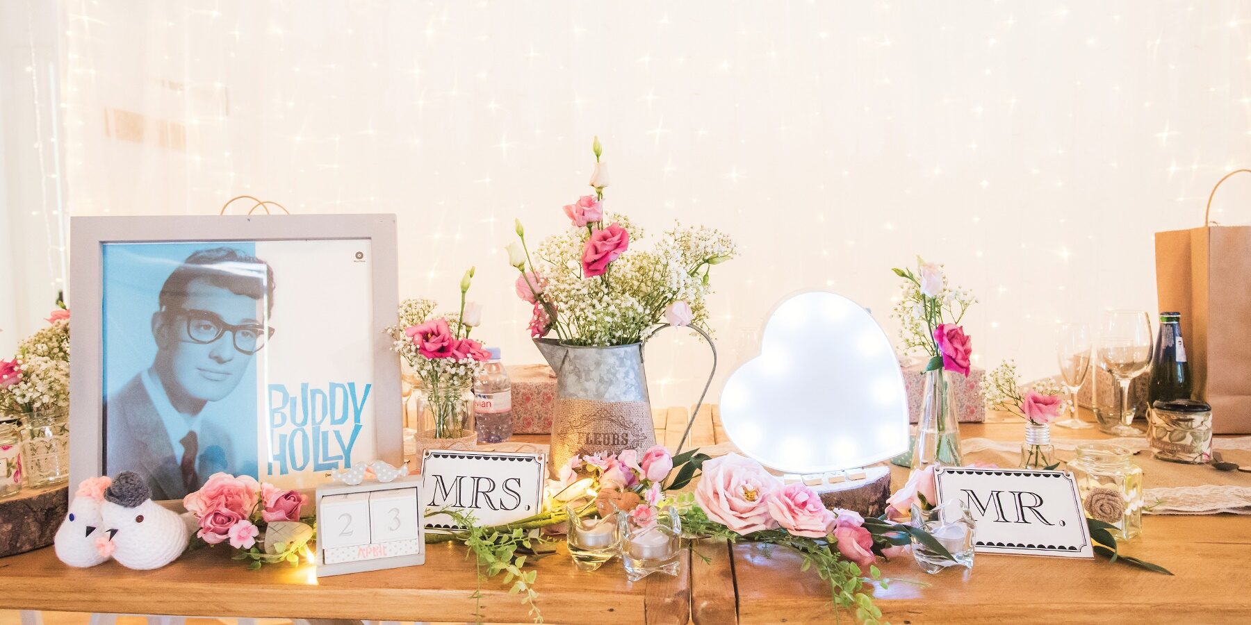 DIY wedding venues table frlowers