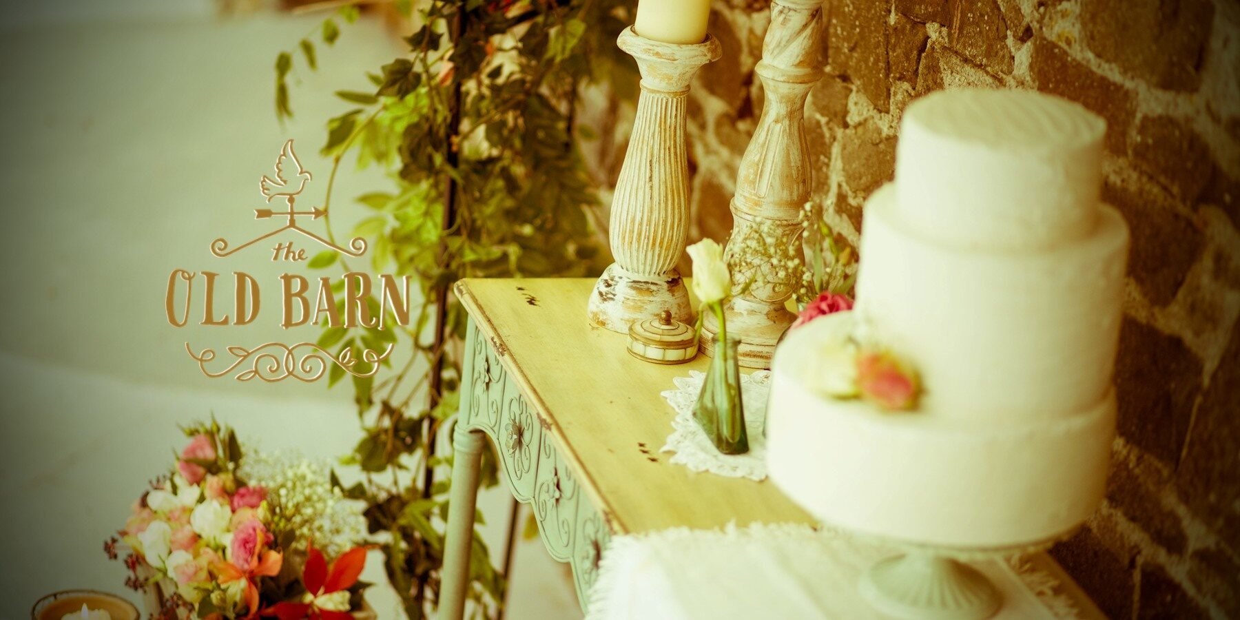 Vintage wedding venue cake