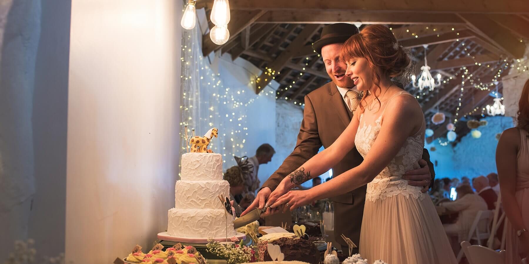 country wedding barn beams cake