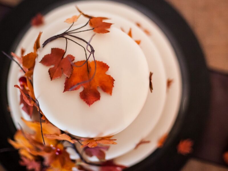 Autumn wedding barn S&L cake