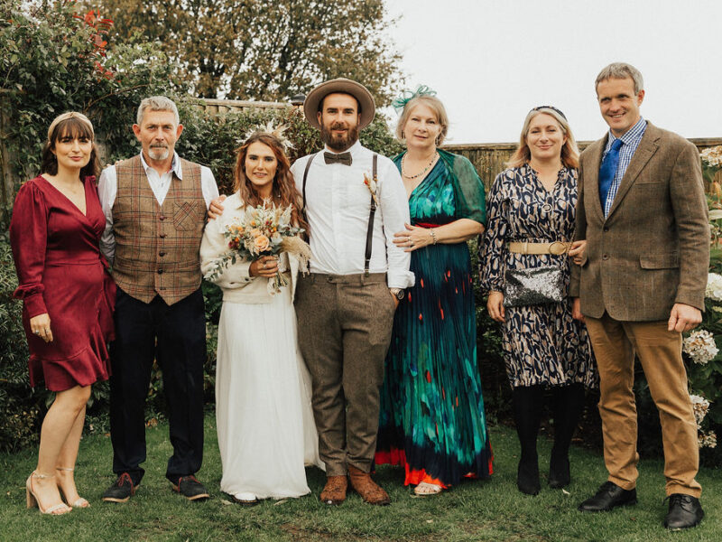 autumn wedding family pic