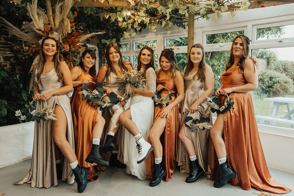 autumn wedding girls line