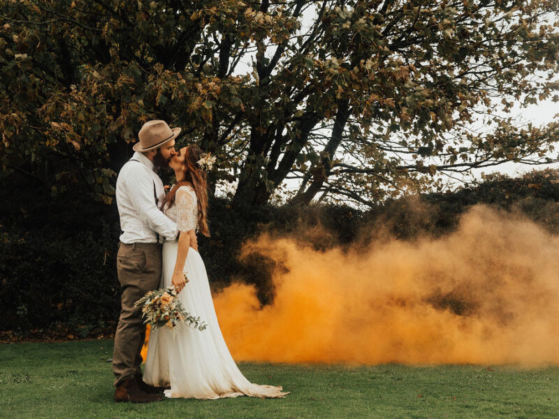 kiss wedding smoke