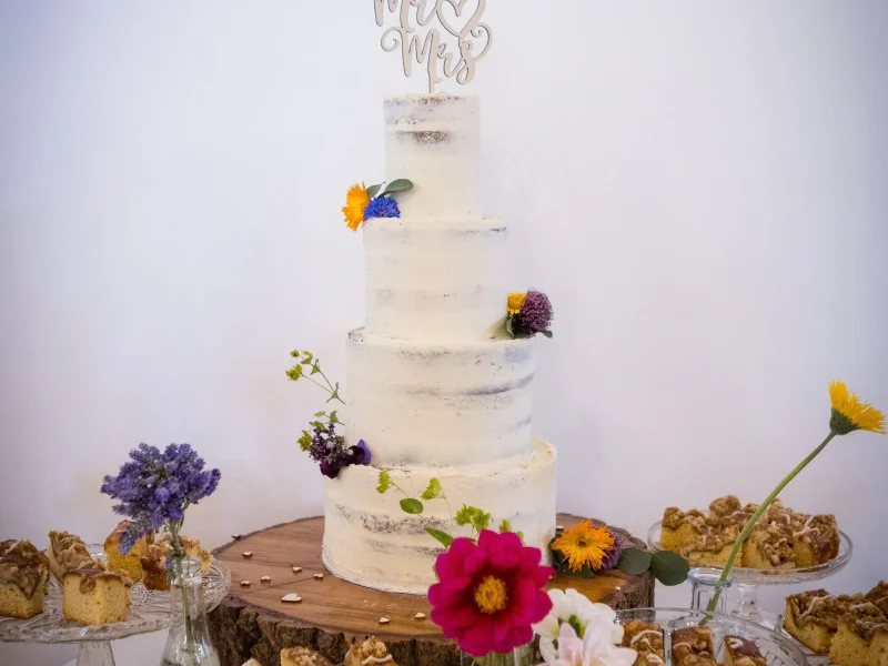 Wedding barn devon Sam&Charlotte (50) cake